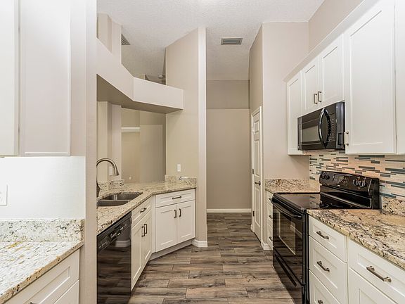 5th image of 2308 Kenwick Dr