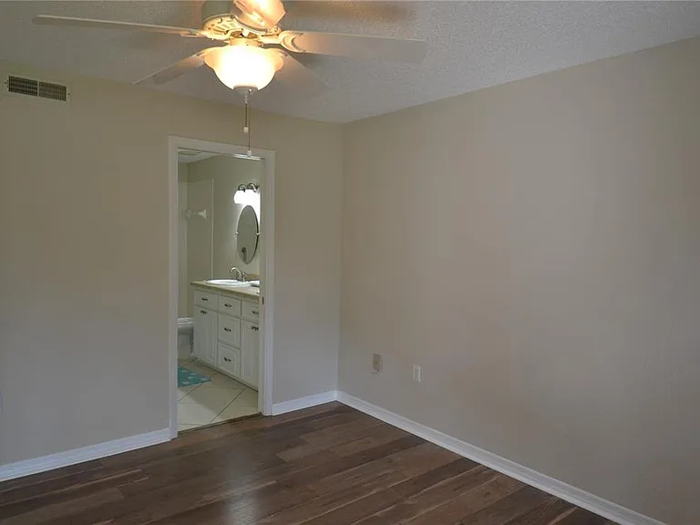 605 Lennox Rd W — Photo 13