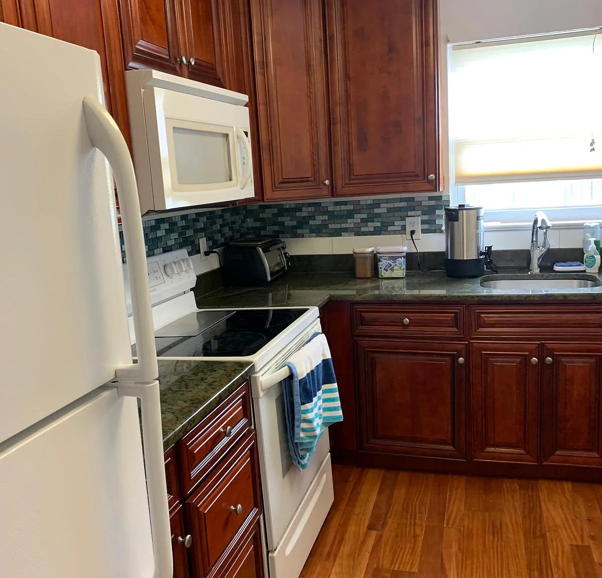 65 Cedar Ave — Photo 4