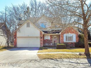 2526 Portobello Dr, Troy, MI