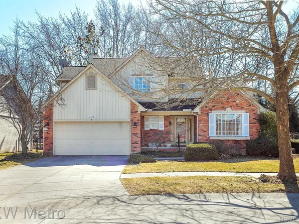 2526 Portobello Dr, Troy, MI 48083