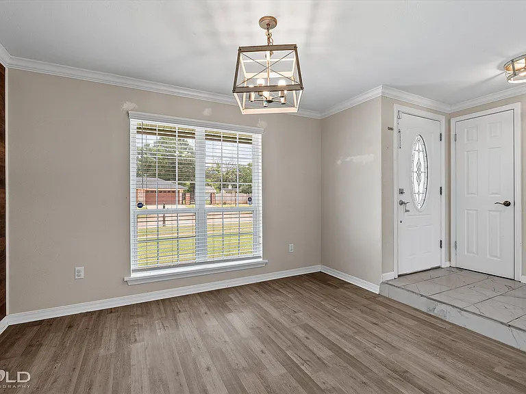 5318 Foxglove Dr — Photo 6