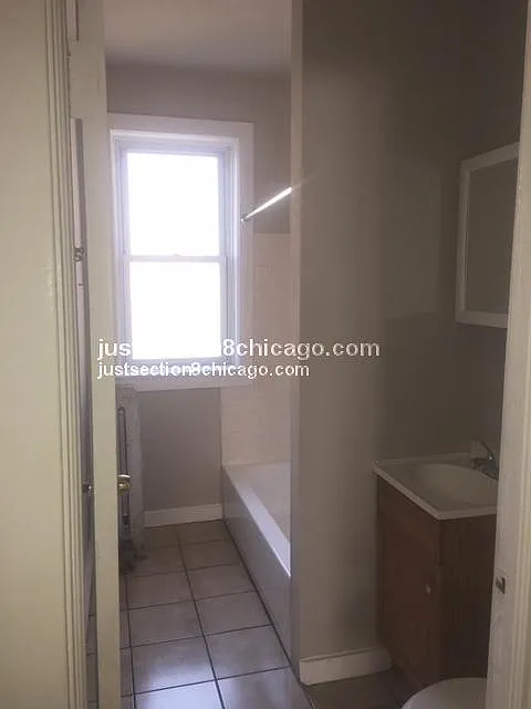 2 bed, 1.0 bath, $1,550 — Photo 2