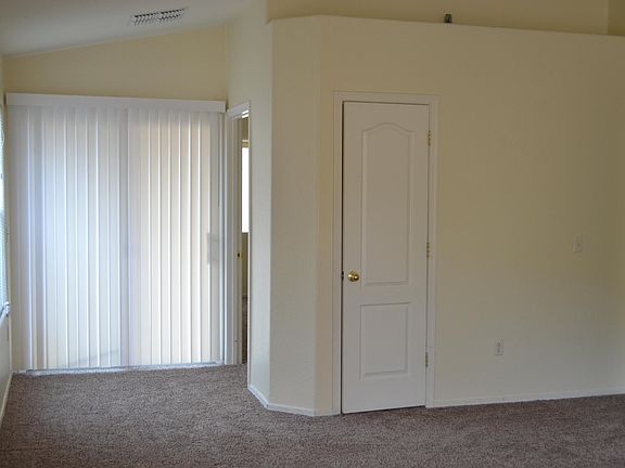 3rd image of 2446 E Calle Pelicano