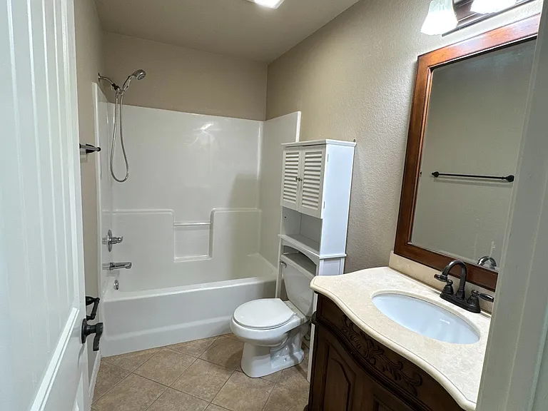 1115 W Berkeley Ave — Photo 9