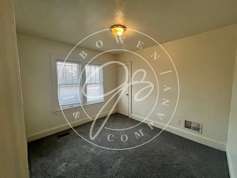 3947 Watson Ave — Photo 9