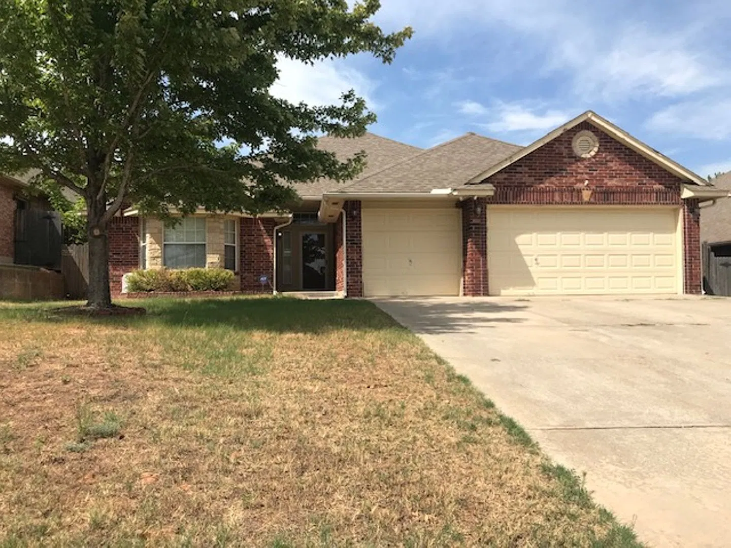 Spacious Home - Storm Shelter - Community Pool - Choctaw Schools — Photo 1