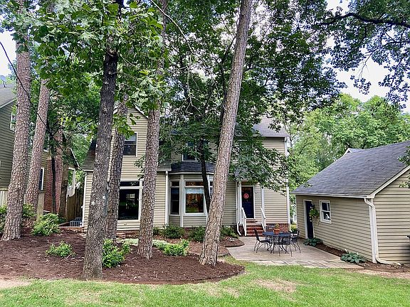 3rd image of 55 Saint Thomas Ct