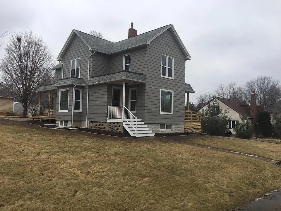 1621 Franklin St photo 1