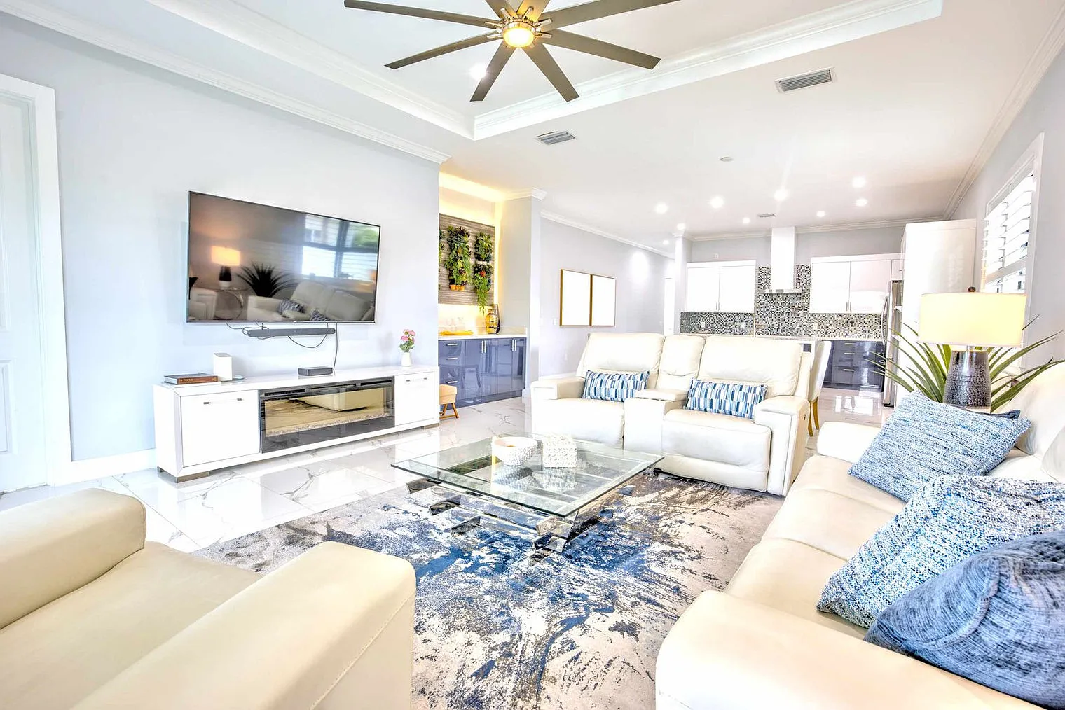4 bed, 3.0 bath, 2583 sqft, $6,276 — Photo 3