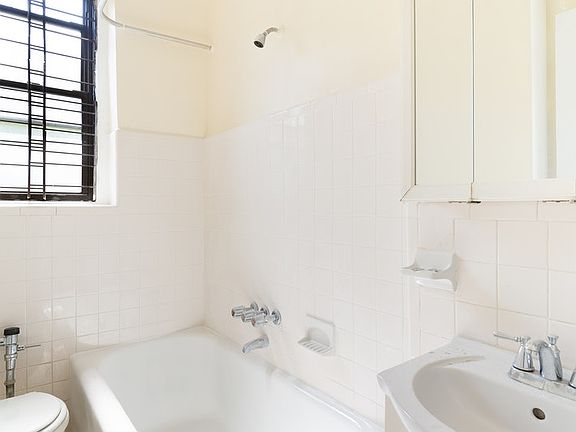 5th image of 80 Winthrop St APT U1