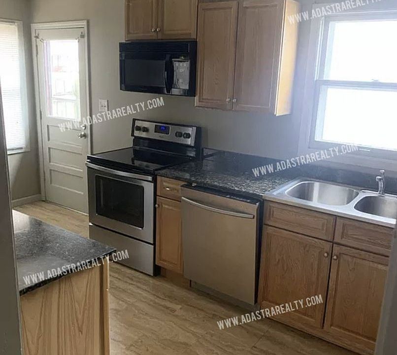1st image of 8416 Grandview Ln