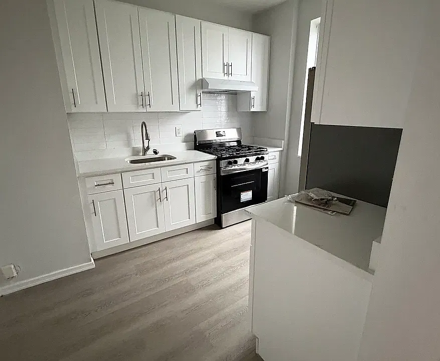 25 Sherman Ave #4F
