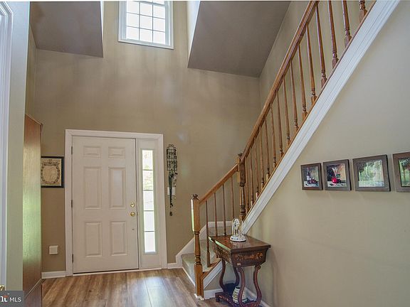 3rd image of 10945 Ashby Dr
