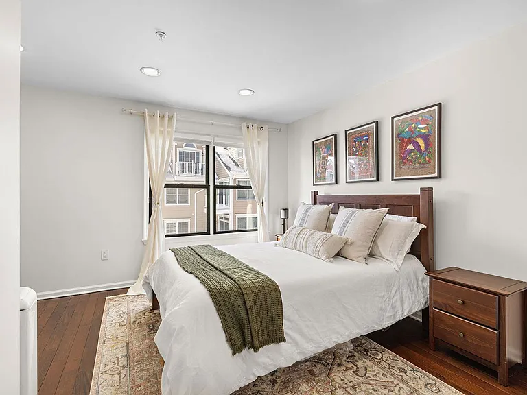 436 Albany Ct — Photo 18