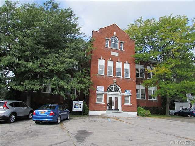 1st image of 104 Aurora Ave