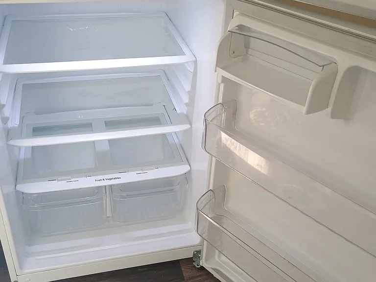 Refrigerator (Clean)
