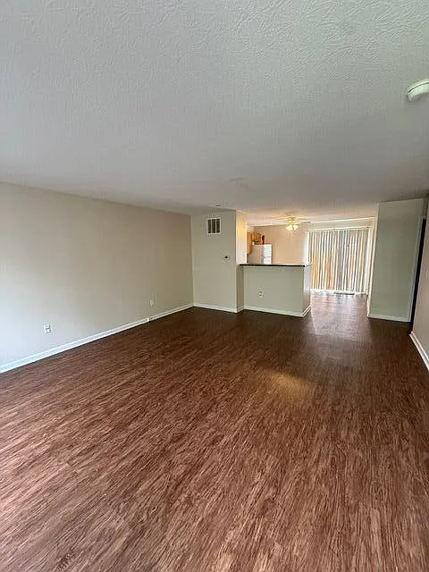 2 bed, 2.5 bath, 1600 sqft, $2,195 — Photo 3