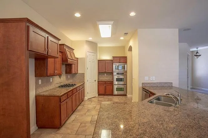 5895 N Torrey Pines Ave — Photo 15