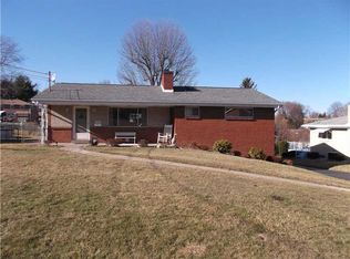 110 Manchester Dr, Irwin, PA