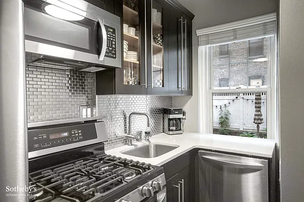 Sold by Sotheby's International Realty | media 4