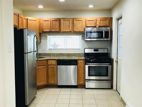 DR to Kitchen
