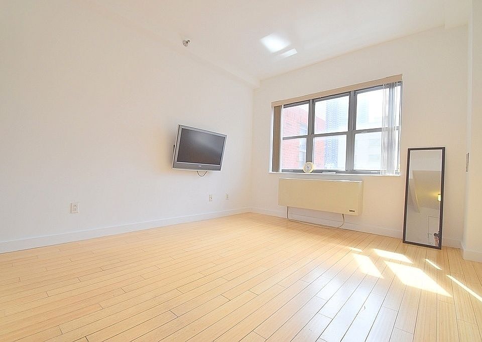 1st image of 516 W 47th St APT N7h