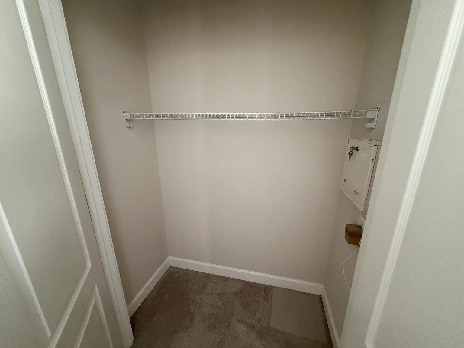 5 bed, 3.5 bath, 1766 sqft, $3,700 — Photo 3