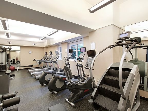 4th image of 155 W 68th St APT 2032