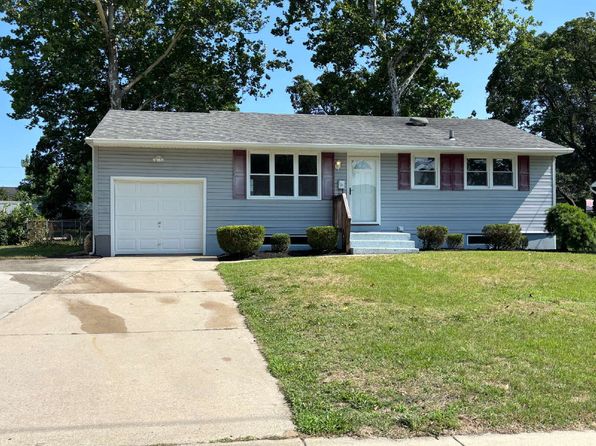 489 University Blvd