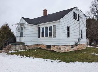 690 Greenwood St, Ishpeming, MI 49849