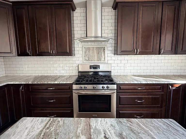8 Crenshaw Ct — Photo 10
