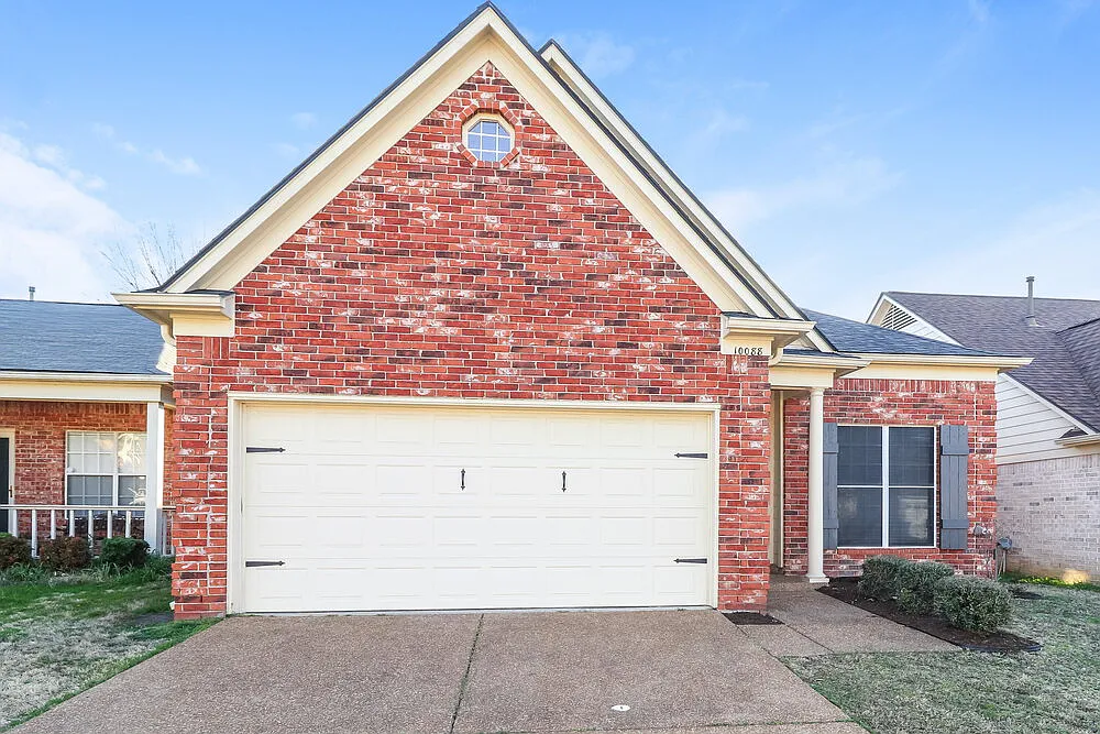 3 bed, 2.0 bath, 1473 sqft, $1,890 — Photo 1