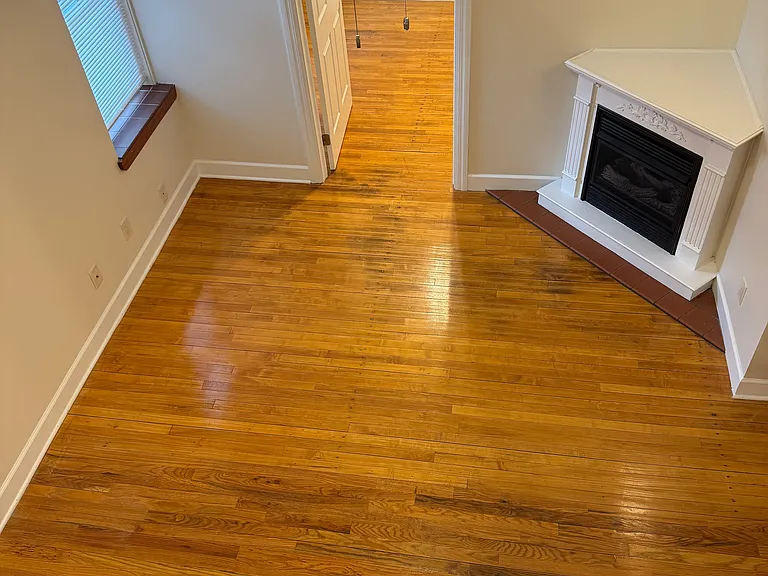 Chapel Hill Apartments — Photo 9