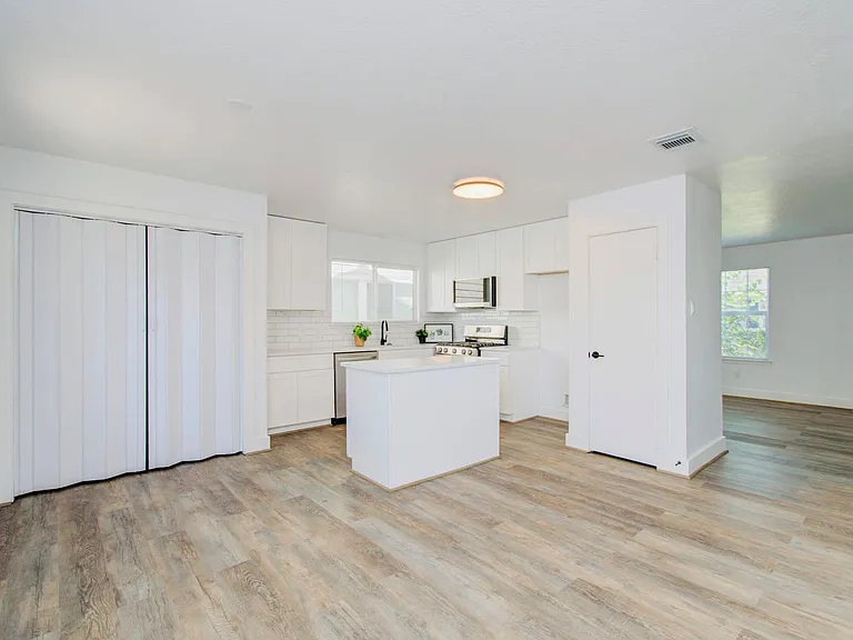 6117 Settlers Square Ln — Photo 12