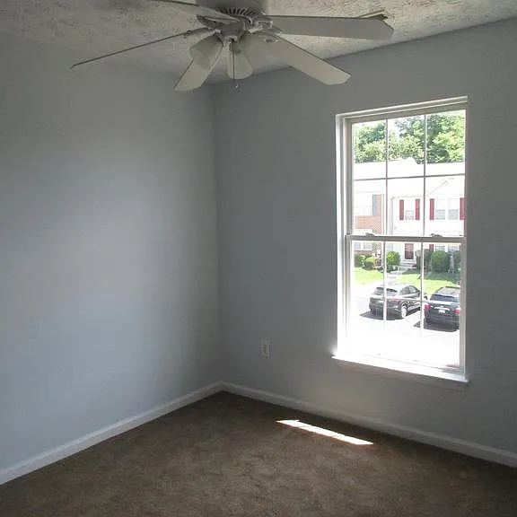 1024 Jeanett Way — Photo 31