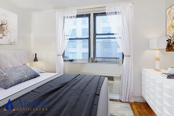 Rented by Anchor Associates | media 15