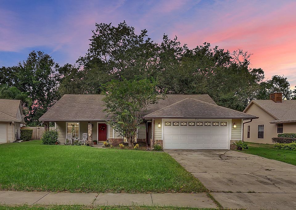 1st image of 216 Sterling Rose Ct