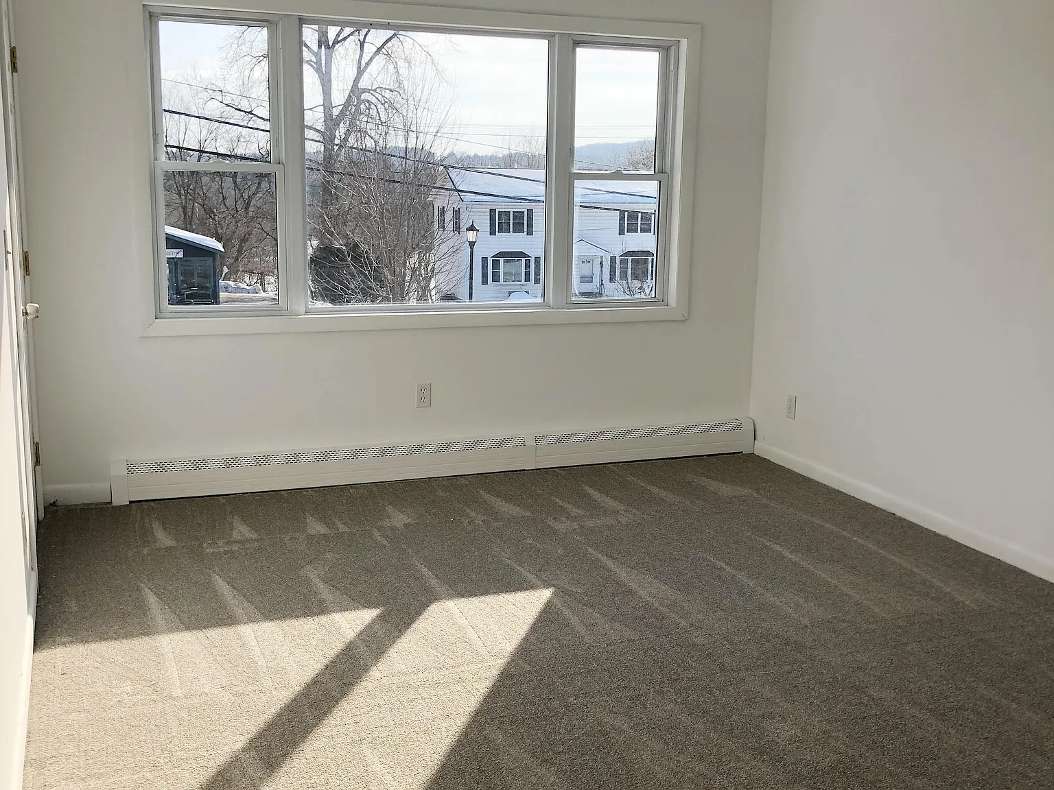 2 bed, 800 sqft, $2,000 — Photo 1