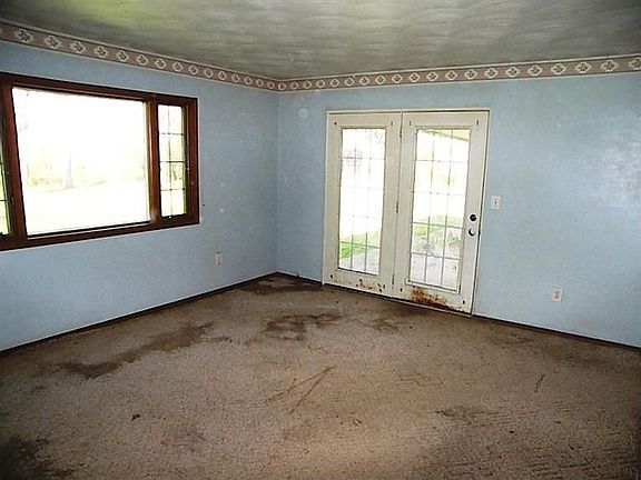 3rd image of 15379 Eaton Pike