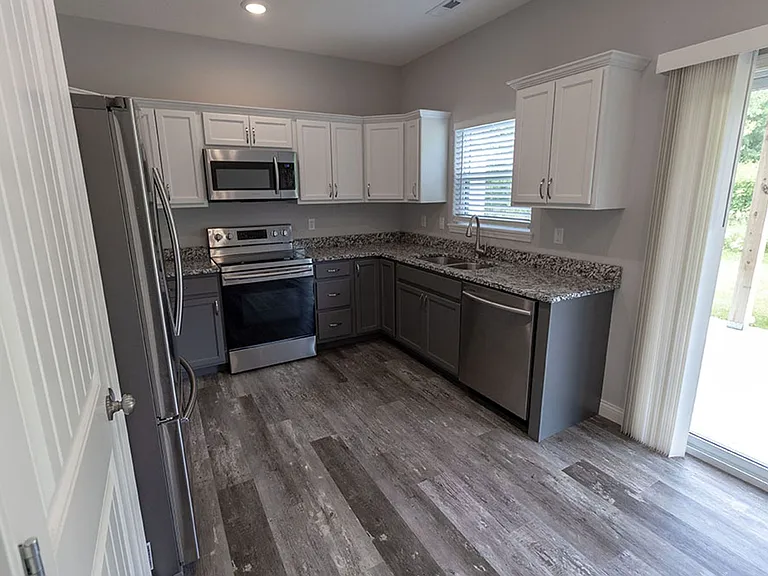 2801 Amberwood Ct — Photo 6