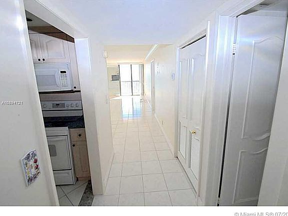 5th image of 2625 Collins Ave APT 1003