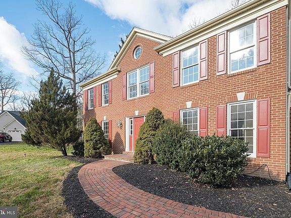 3rd image of 9608 Lake Mist Ct