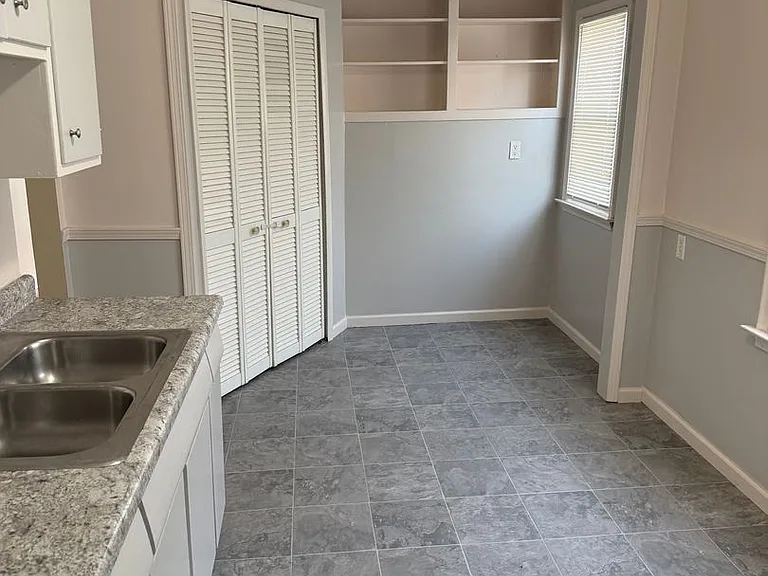 11228 Sherman Ave — Photo 6