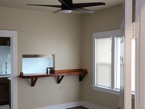 2nd image of 921 E Broadway APT 206