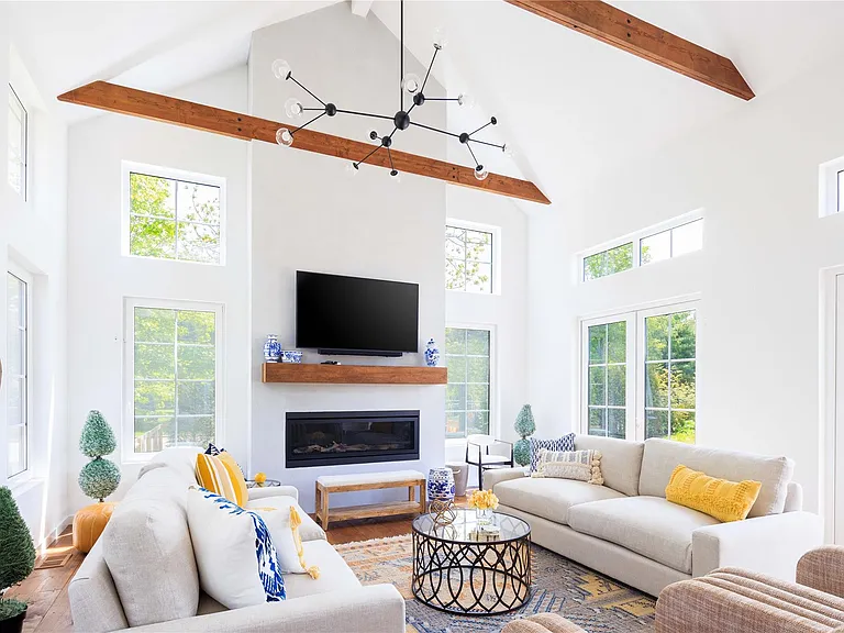 505 Plum Island Ln — Photo 3