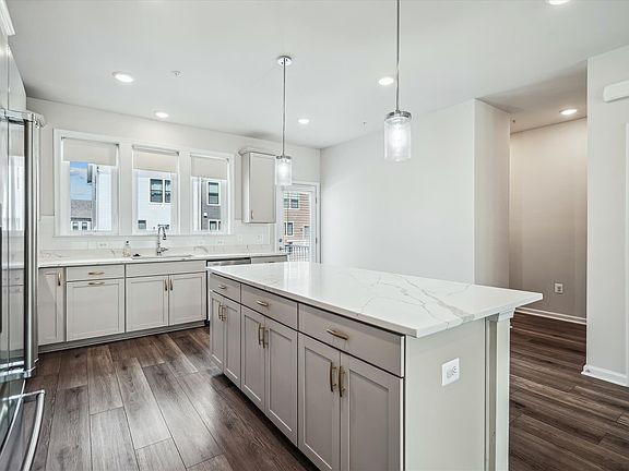 3rd image of 3395 Watershed Blvd