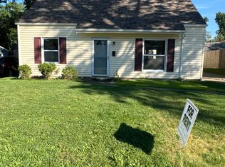 1935 Victoria St, Cuyahoga Falls, OH 44221