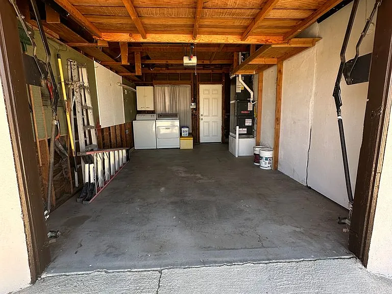 7054 Broad St — Photo 20
