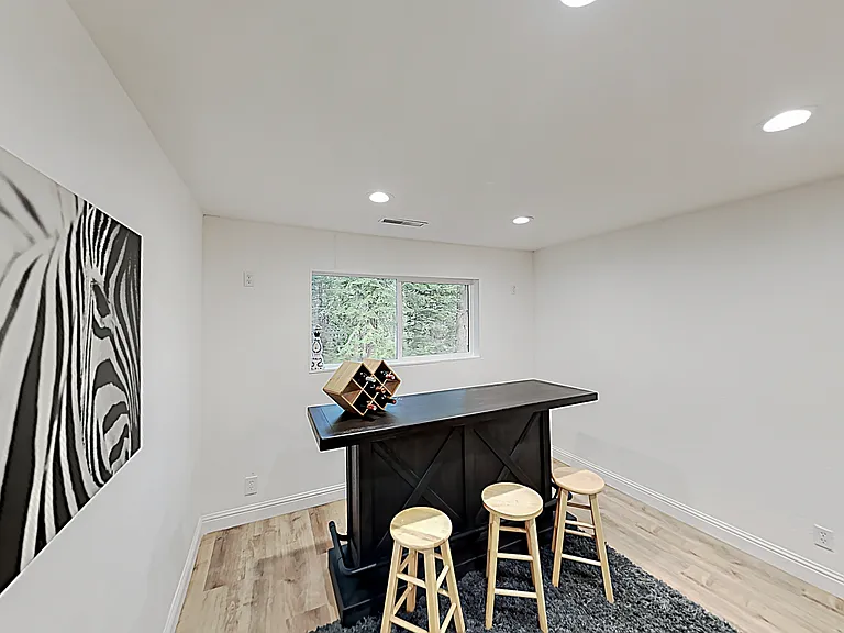 888 Kiowa Dr — Photo 6